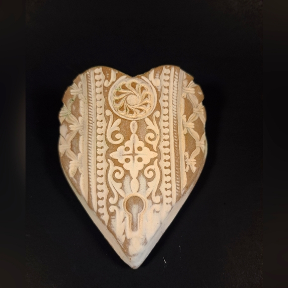 Other - Vtg Wall Pocket- Handmade Heart Shaped Pottery.